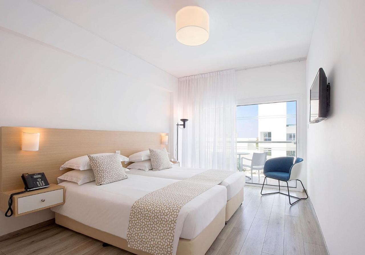 Suite mit 2 Schlafzimmern und Poolblick