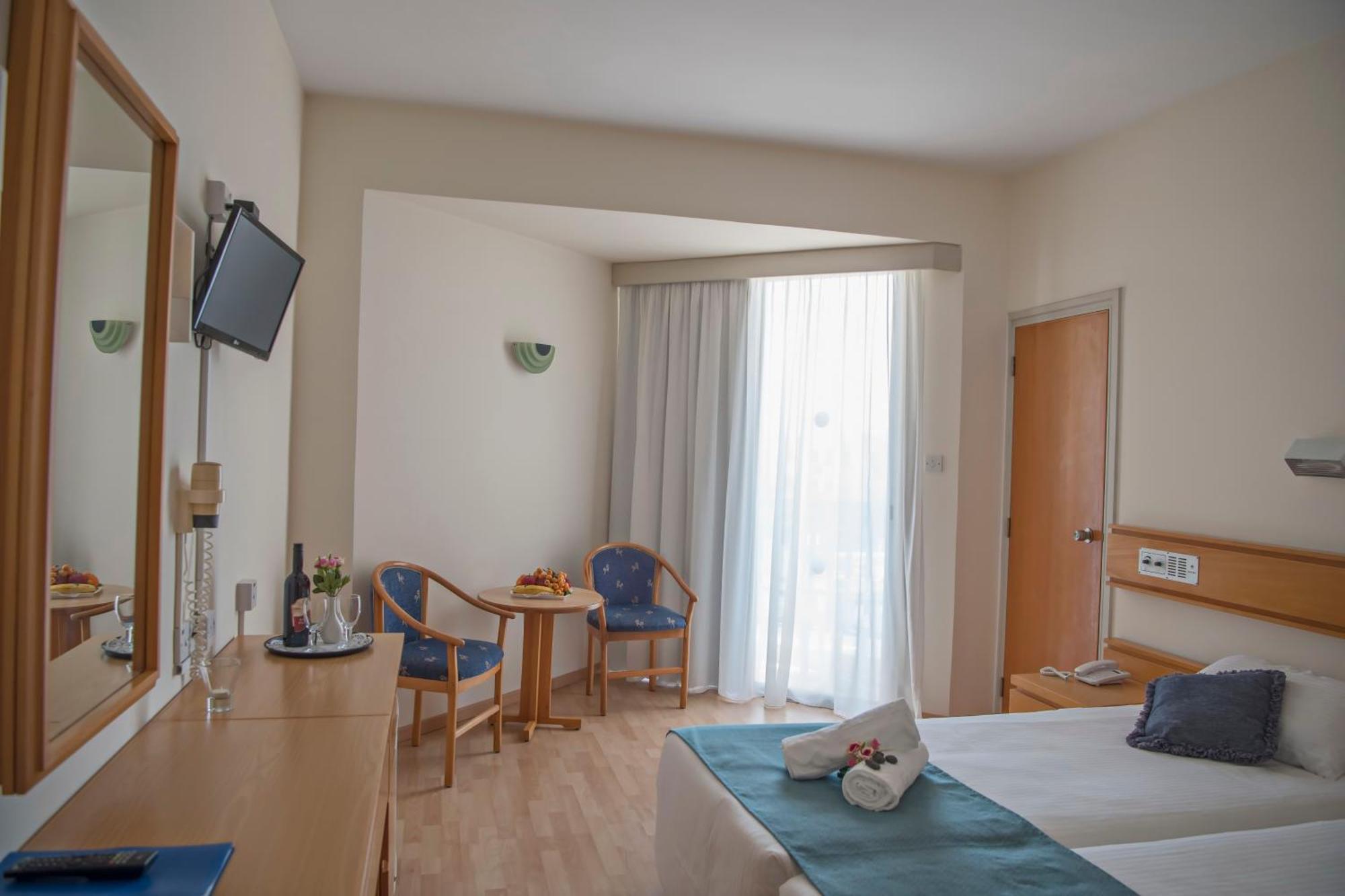 Standard Twin Room with Inland View