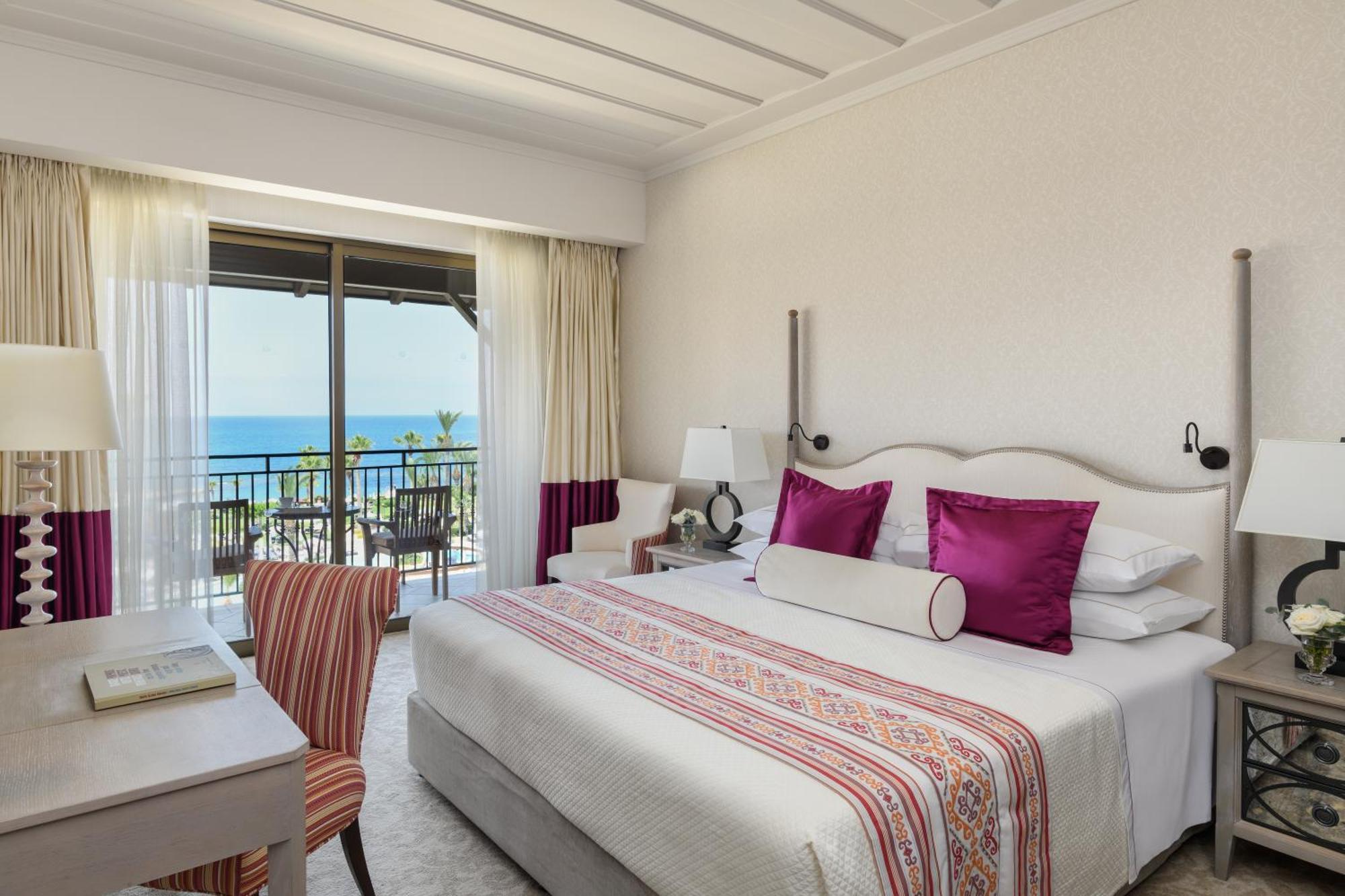 Deluxe Sea View Suite