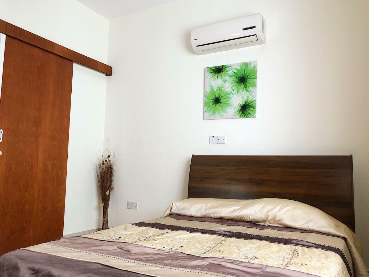 Two-Bedroom Apartment,884294914:JPEG