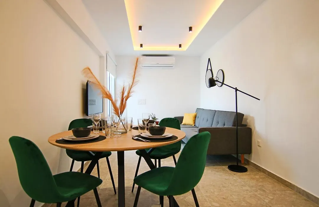 Phaedrus Living: Seaside Luxury Flat Lighthouse 69-1