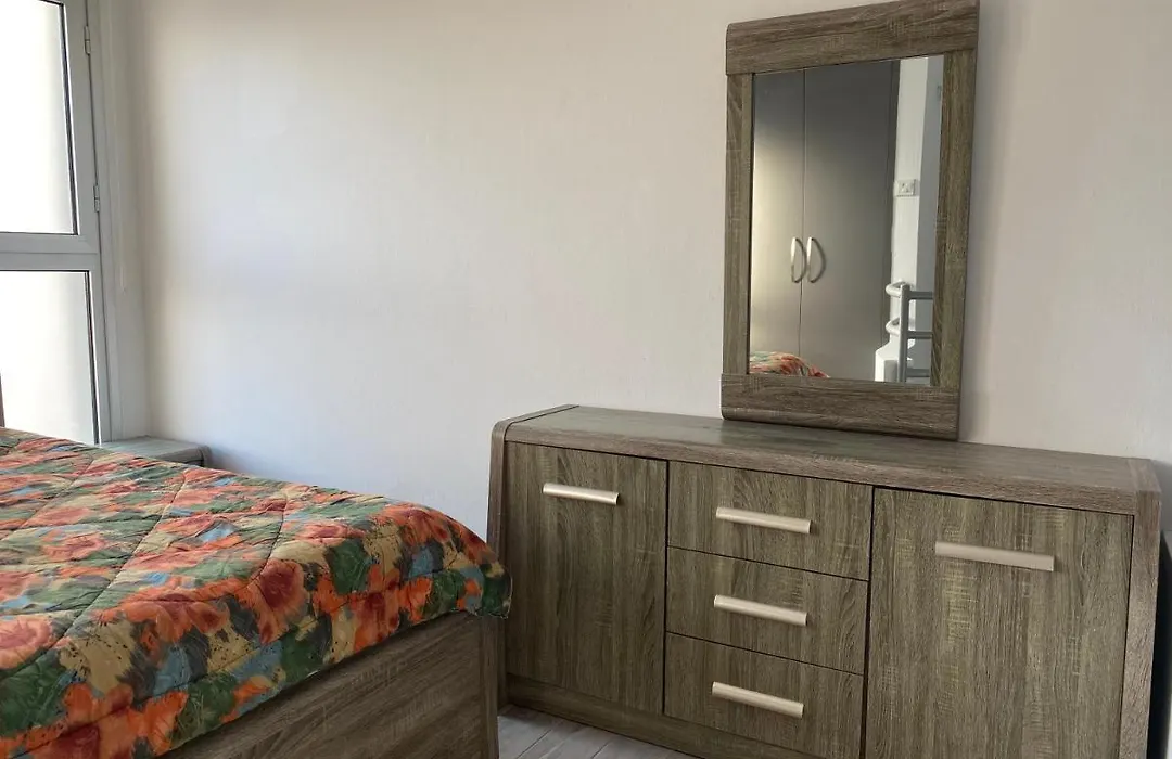 Cosy Apartment In The Heart Of Kato Paphos-1