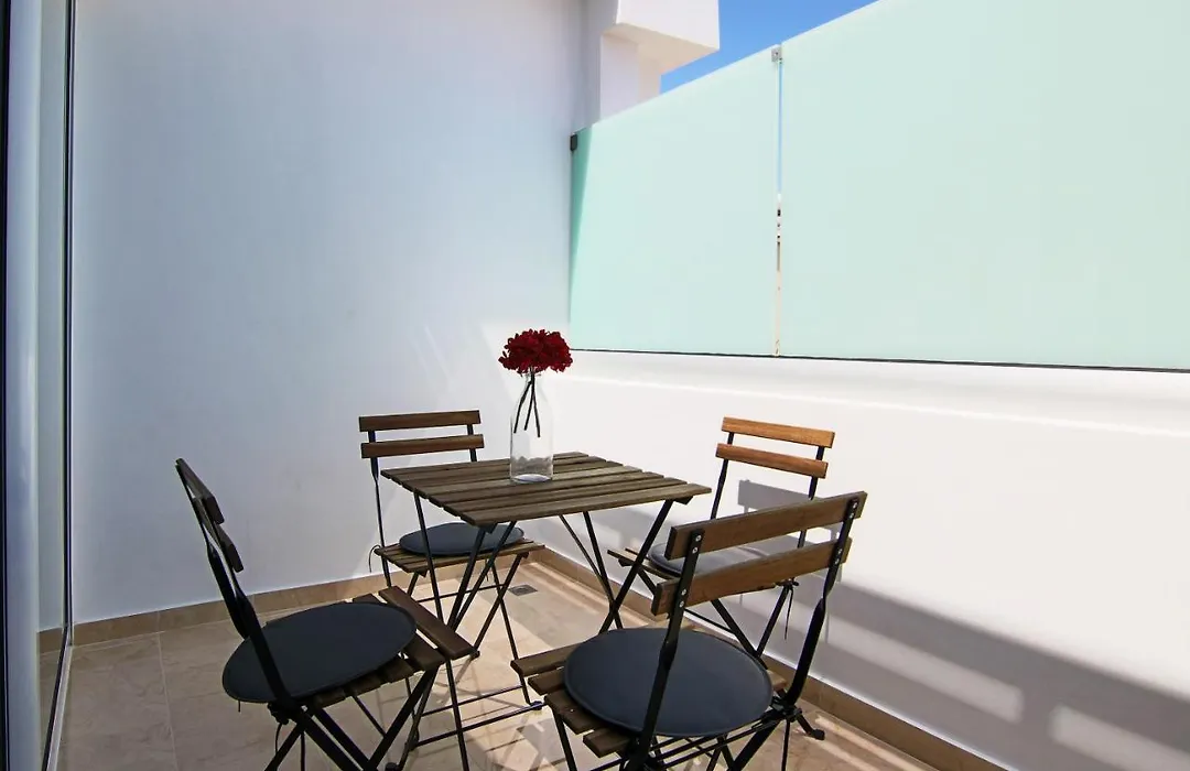Phaedrus Living: Seaside Luxury Flat Lighthouse 62-1