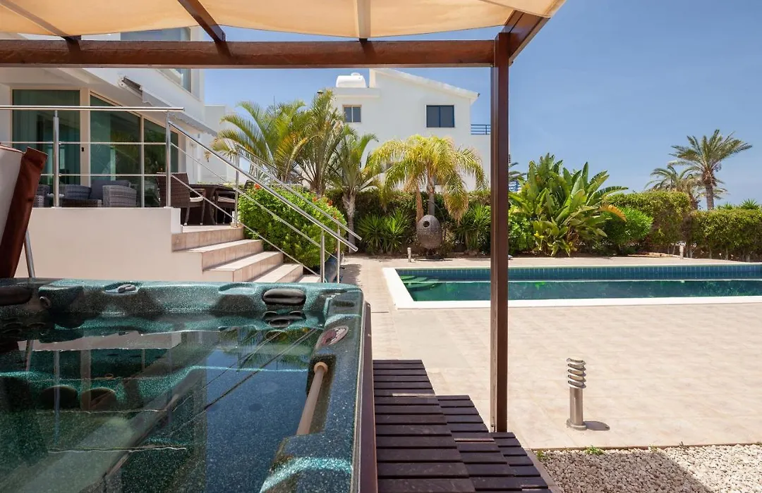 Infinity Luxury 4 Bedroom Villa-1