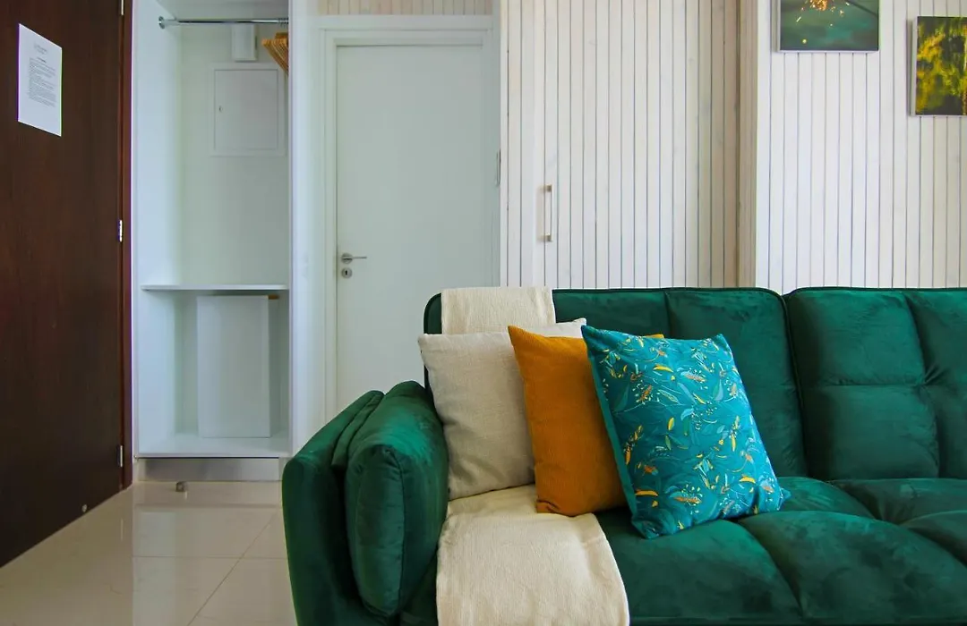 Lh Seaview Emerald Flat-1