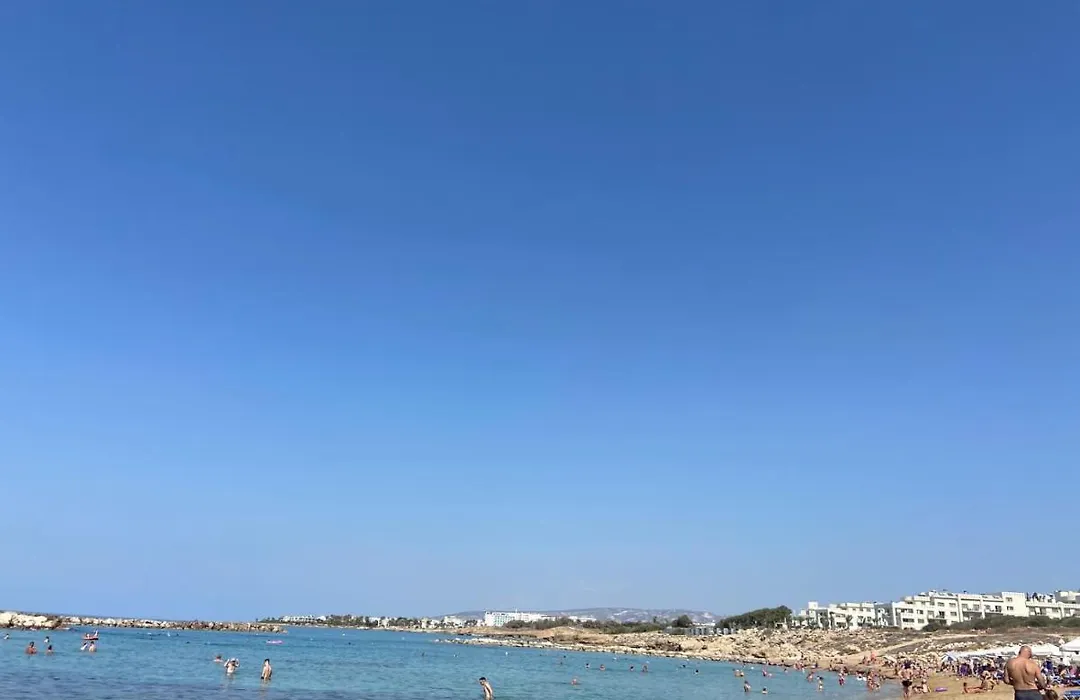 Regina Garden Renovated & Lovely Apartment, Paphos-1