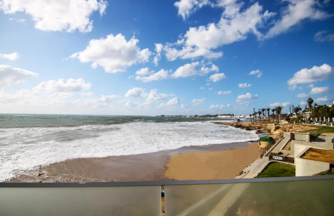 Phaedrus Living: Seaside Modern Flat Limnaria 123-1