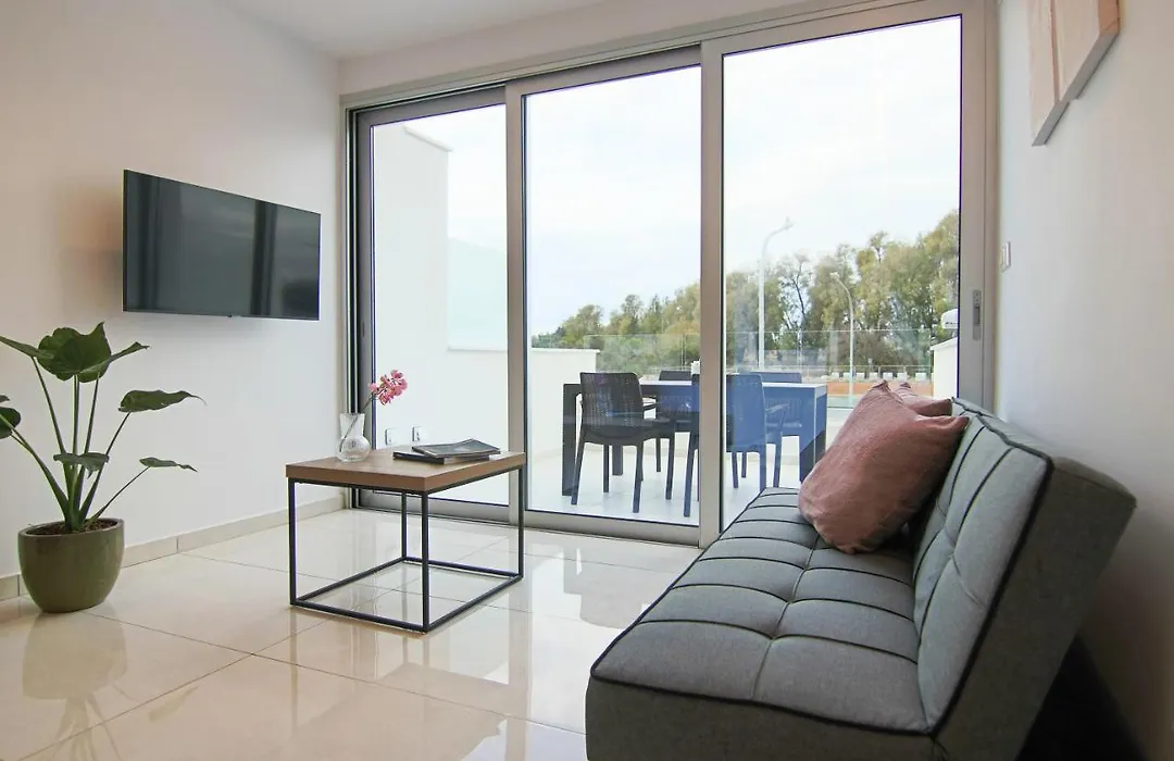 Phaedrus Living - Seaside Luxury Flat Harbour 108-1