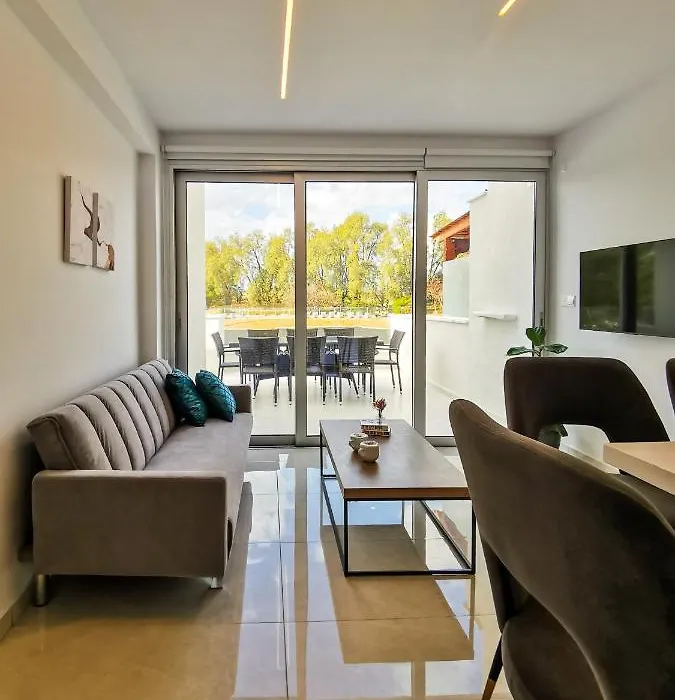Phaedrus Living-1