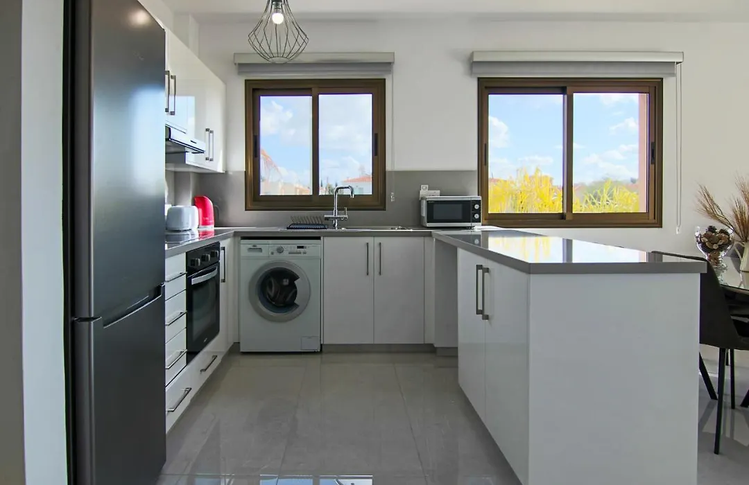 Phaedrus Living City View Luxury Flat Georgos 203-1