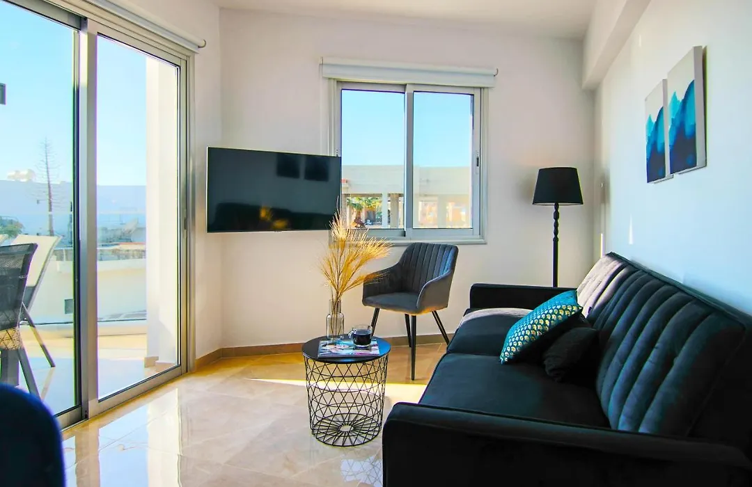 Phaedrus Living Seaside Residence Lighthouse 70-1
