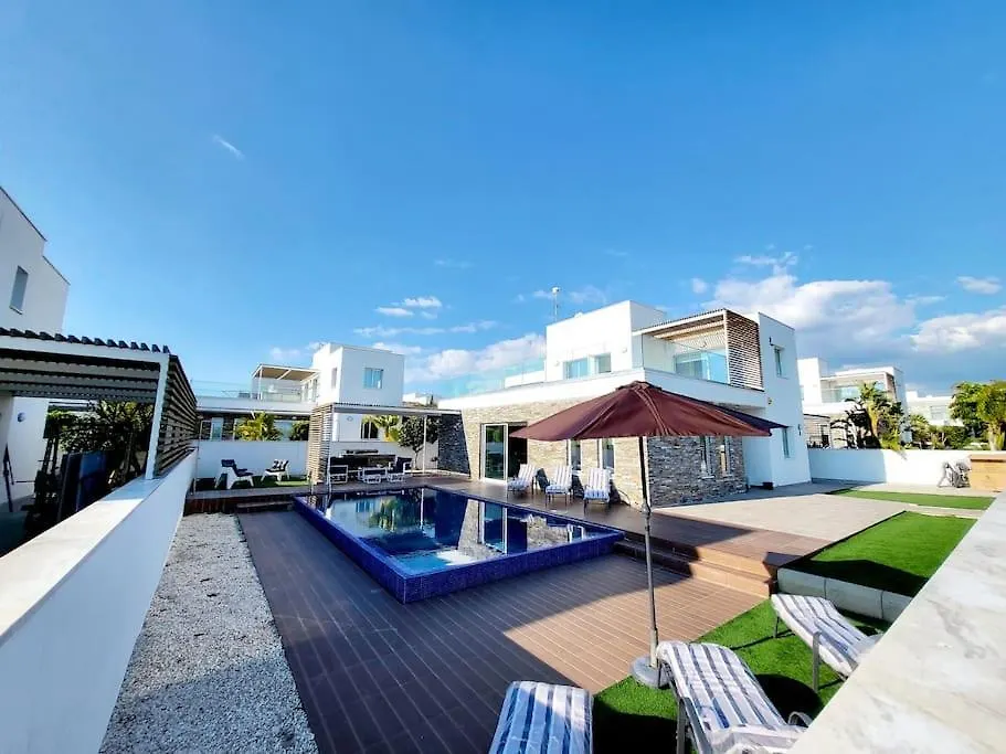 Villa Utopia-1
