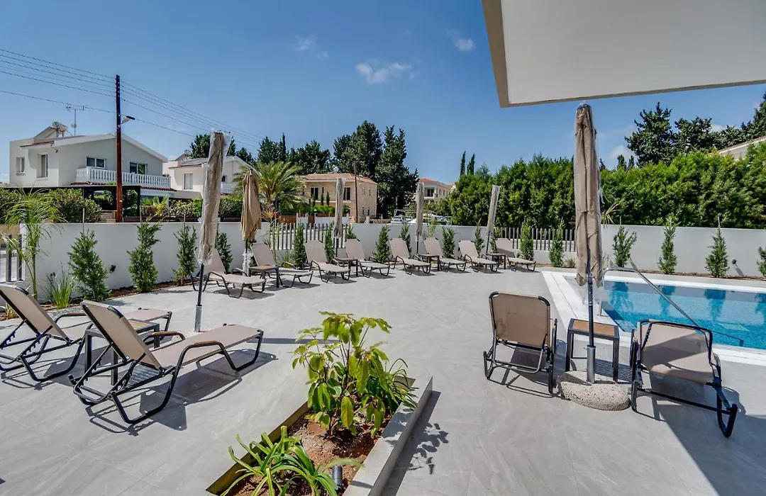 Adolina Two Bedroom Apartment 301 By Ezoria-1
