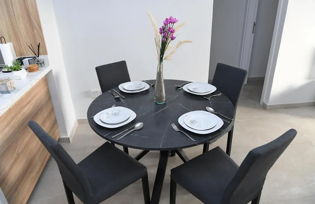 Alexis Apartments - Nice 2-Bedroom With Swimming Pool-1
