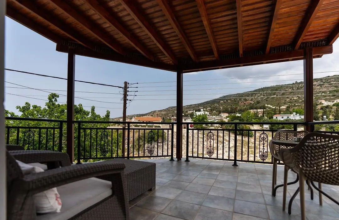 Steni Traditional Studio Apartment-1