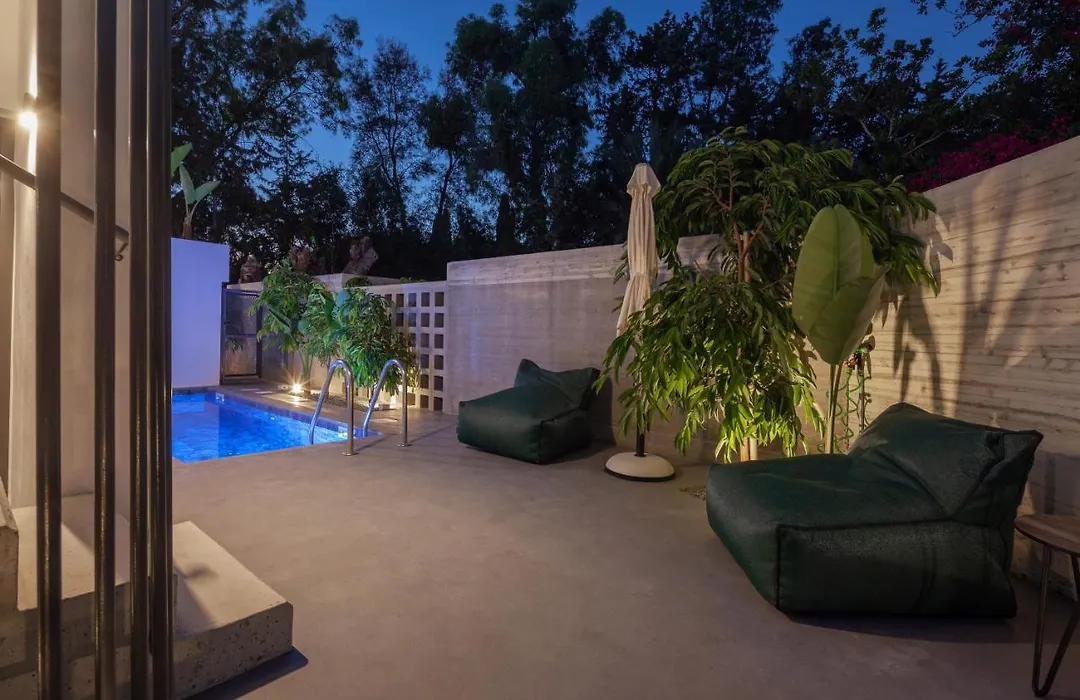 Adrop Pool Suites-1