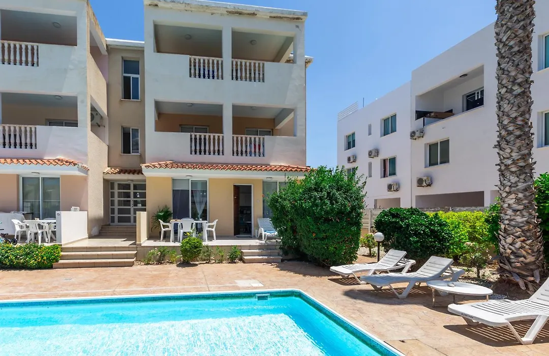 Beautiful One Bed Apartment In Paphos-1
