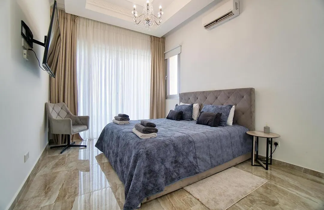 Seafront Villa 2-1