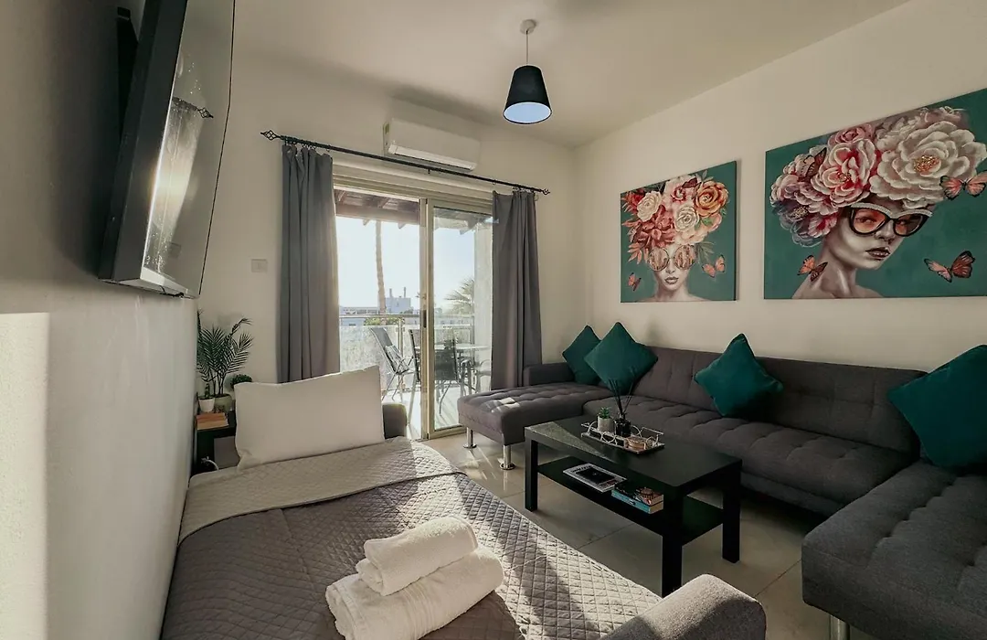 1B Seaside Orchid, Sea, Center-1
