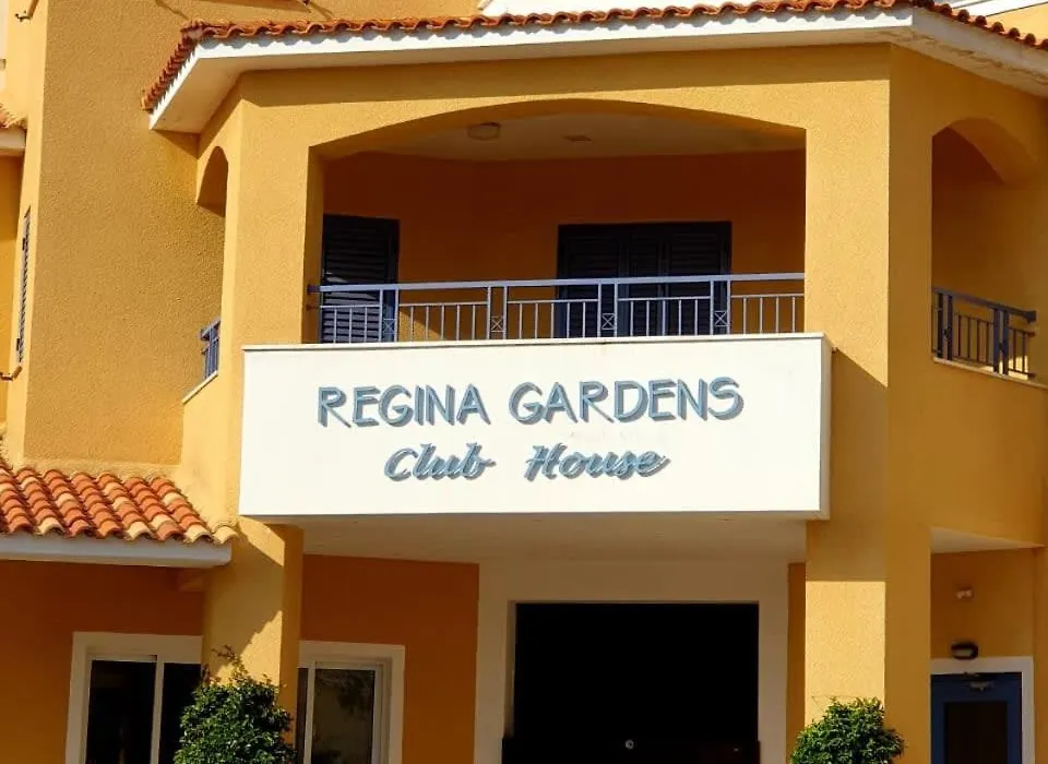 Regina Gardens - Stylish Modern 1 Bedroom Apartment-1