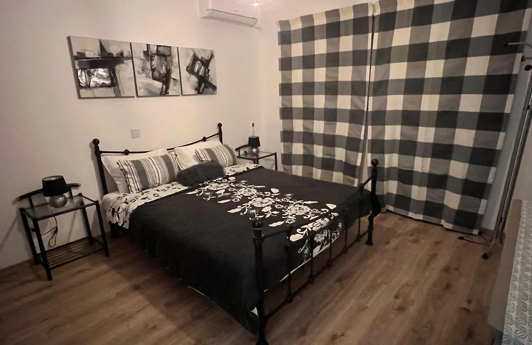 The Best Prime Location Lovely 1 Bedroom Apartment-1