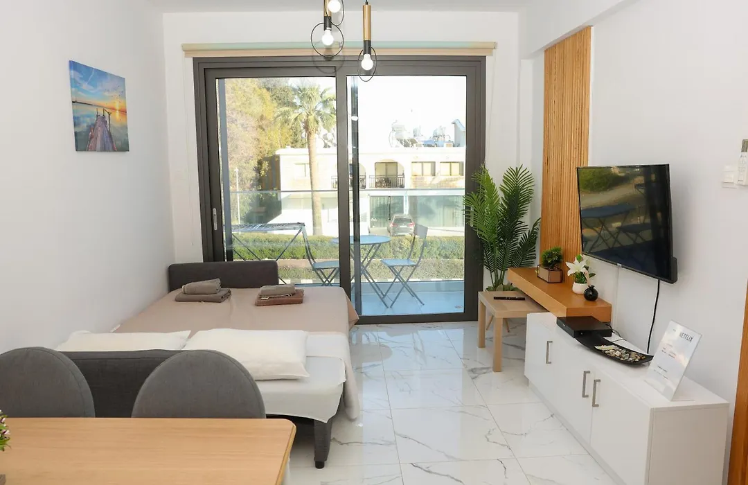 Sea Side Appartment In Kato Paphos-1
