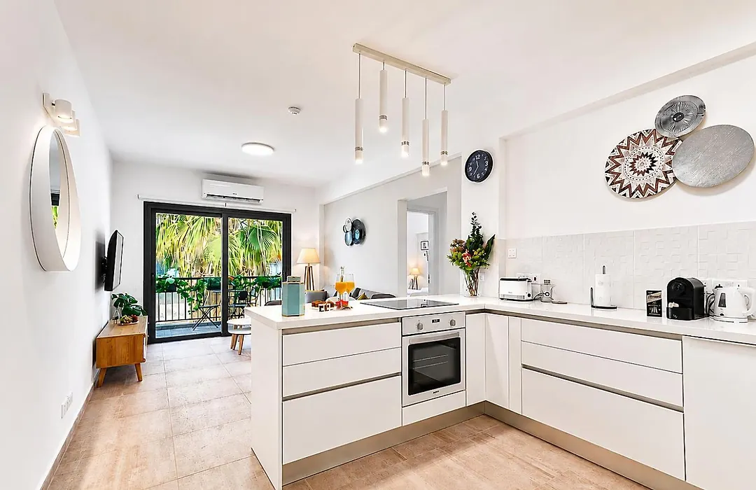 Dreamy 2 Bed Apartment By The Sea-1