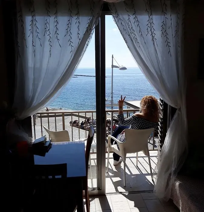 777 Beach Guesthouse-1