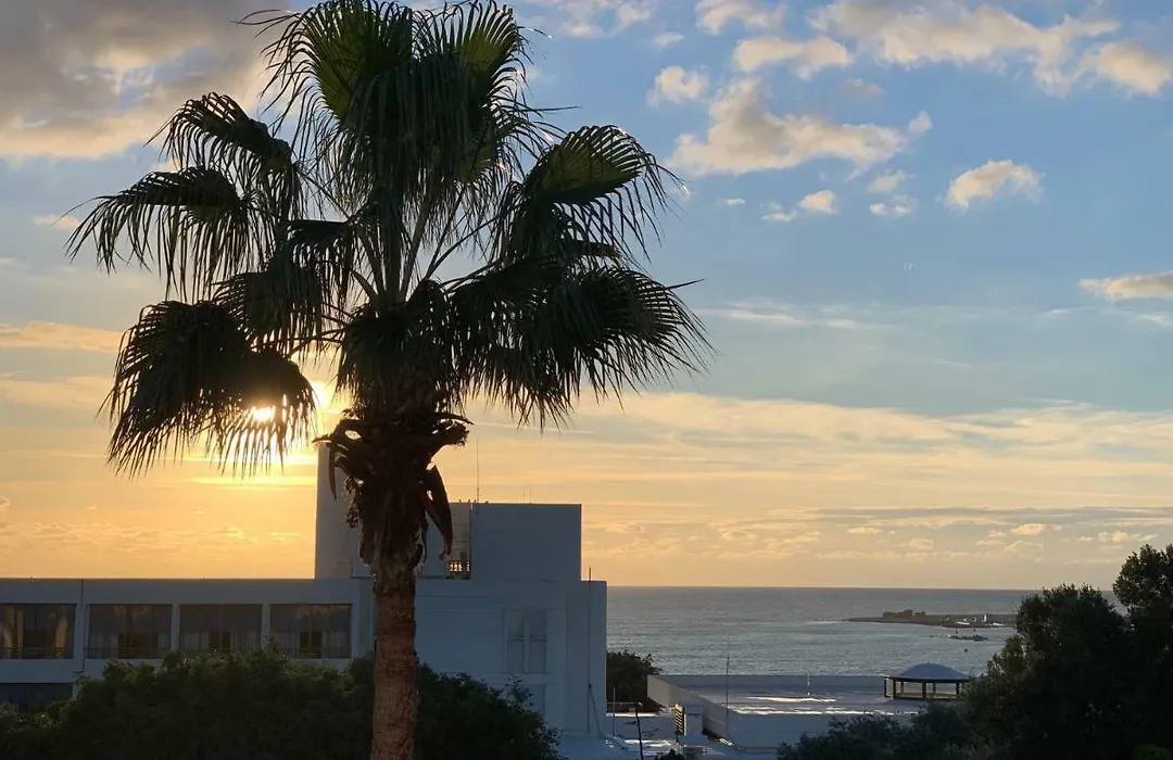 Phaedrus Living: Seaside Luxury Flat Natalia House 102-1