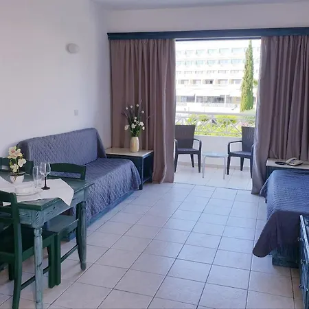 St. George Gardens & Suites-3