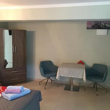 Livadia studio-3