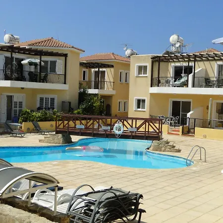 Charming 2 Bed. Ap. With Swimming Pool-2