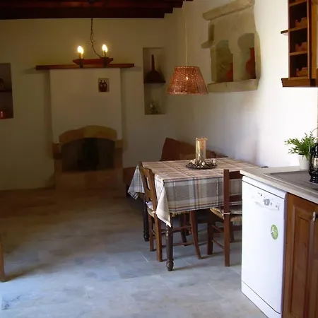 Ktima Charitini 2-3