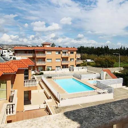 Phaedrus Living Cityview Luxury Flat Walnut Grove-3