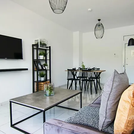 Phaedrus Living - Seaside Executive Flat Harbour 206-2