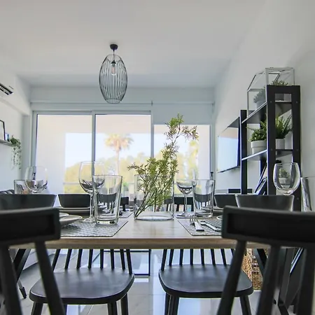 Phaedrus Living - Seaside Executive Flat Harbour 206-3