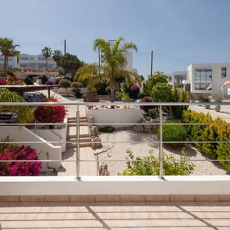 Infinity Luxury 4 Bedroom Villa-3