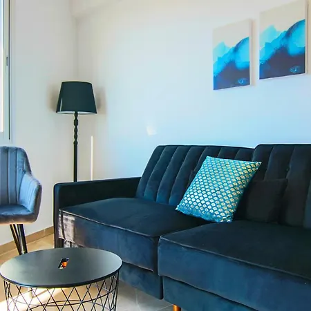 Phaedrus Living Seaside Residence Lighthouse 70-3