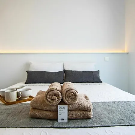 Phaedrus Living - Seaside Executive Flat Harbour 204-3