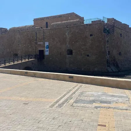 Beachside Apartment In Kato Paphos Lighthouse 81-2
