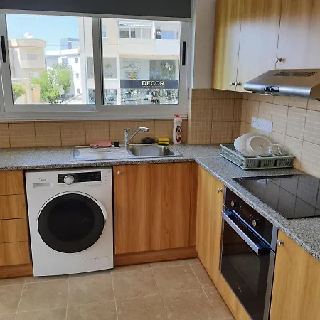 Lovely Apartment At The City Center Of Paphos-3