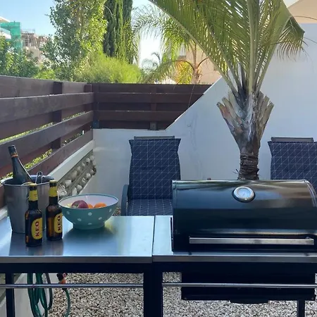 1 Bedroom Garden Flat, Sleeps 4-3