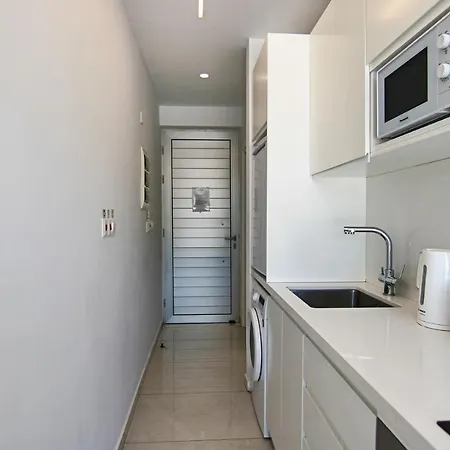 Phaedrus Living - Seaside Luxury Flat Harbour 108-2