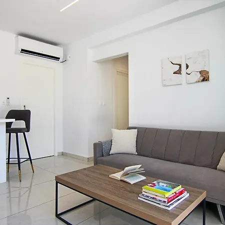 Phaedrus Living-3