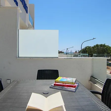 Phaedrus Living - Seaside Luxury Flat Harbour 103-3