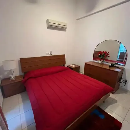 Marias Spacious Aparment-3