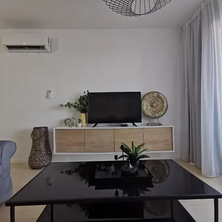 Cosea Living: Seaside Two Bedroom Flat In Harbour 106-3