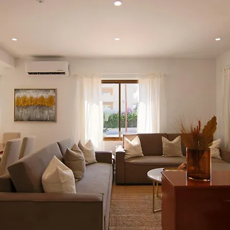 Phaedrus Living: City View Luxury Flat Androcleous-2