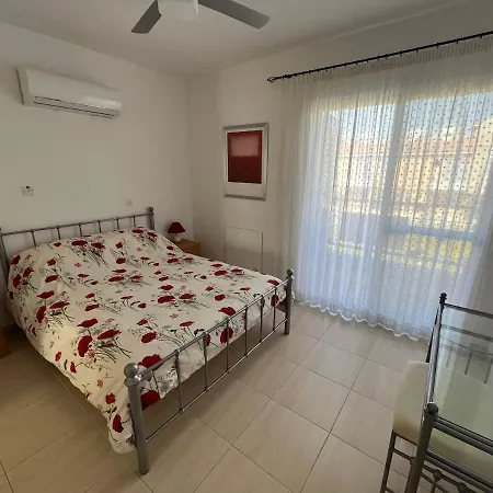 Iris Cottage 2-Bedroom Townhouse-2