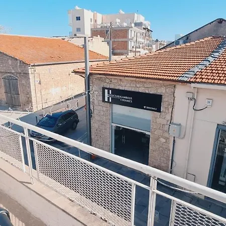 Bee Hostel Paphos-3